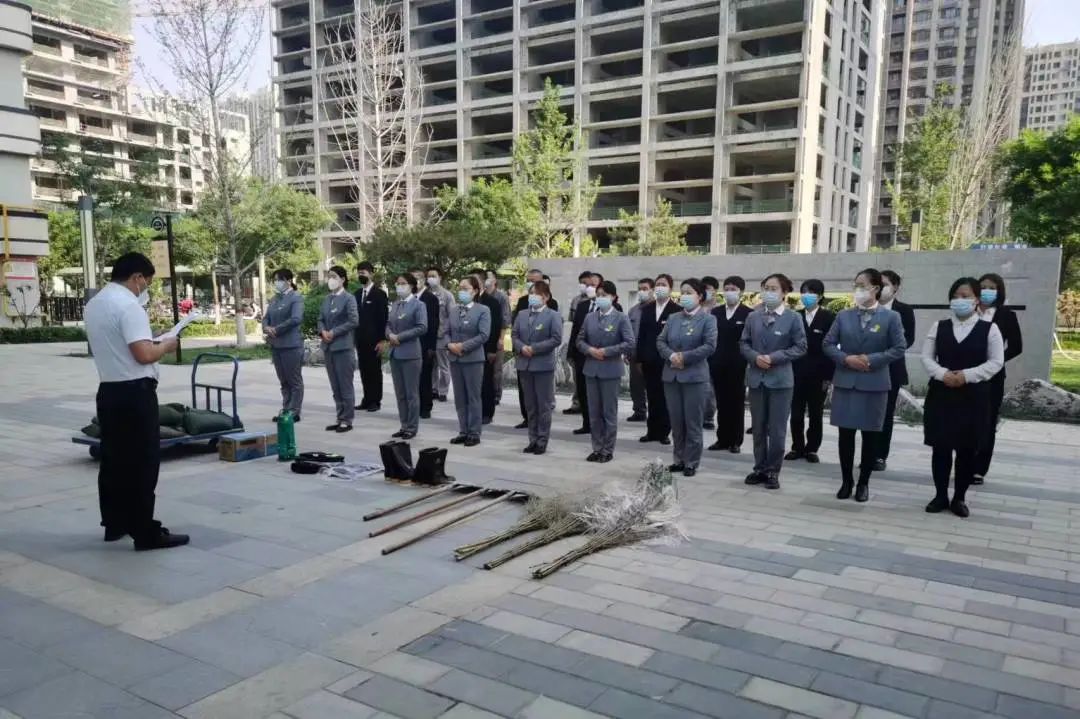 雨中堅守護家園，筑牢汛期安全墻(圖2)