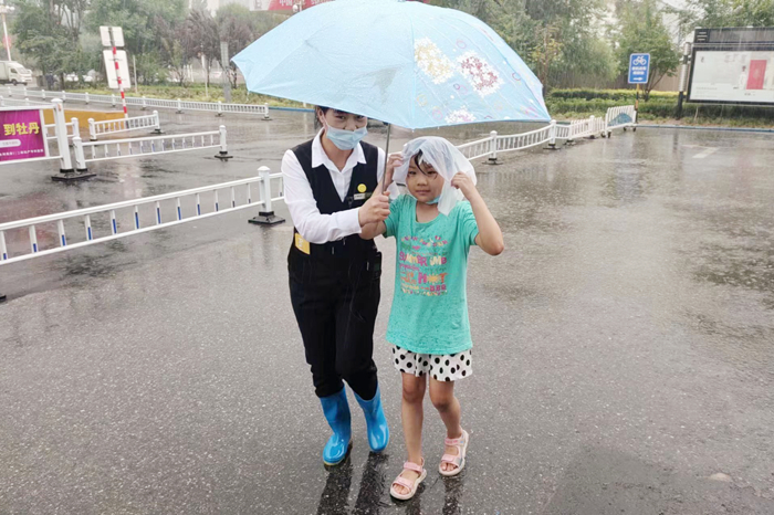 雨中堅守護家園，筑牢汛期安全墻(圖13)