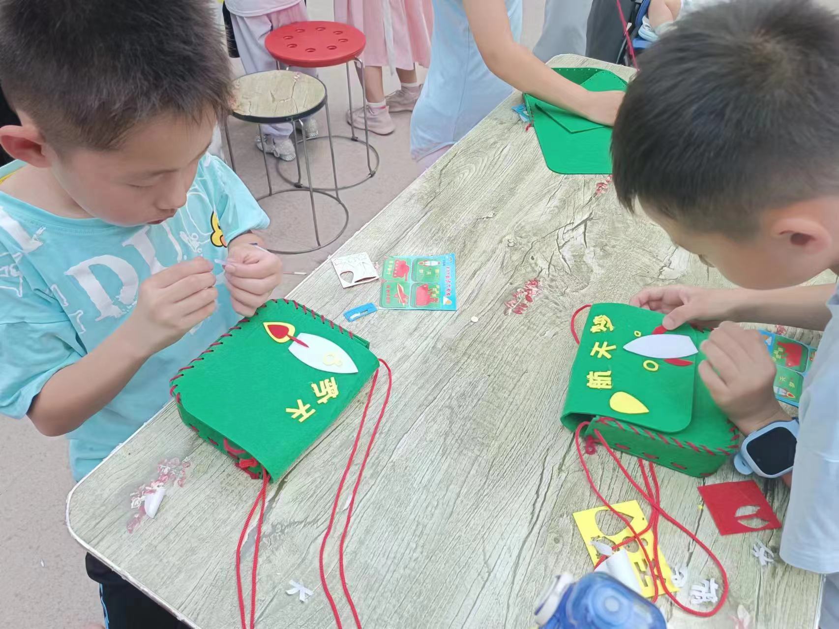 隆泰物業(yè)開(kāi)展“七一”建黨節(jié)系列活動(dòng)(圖2)